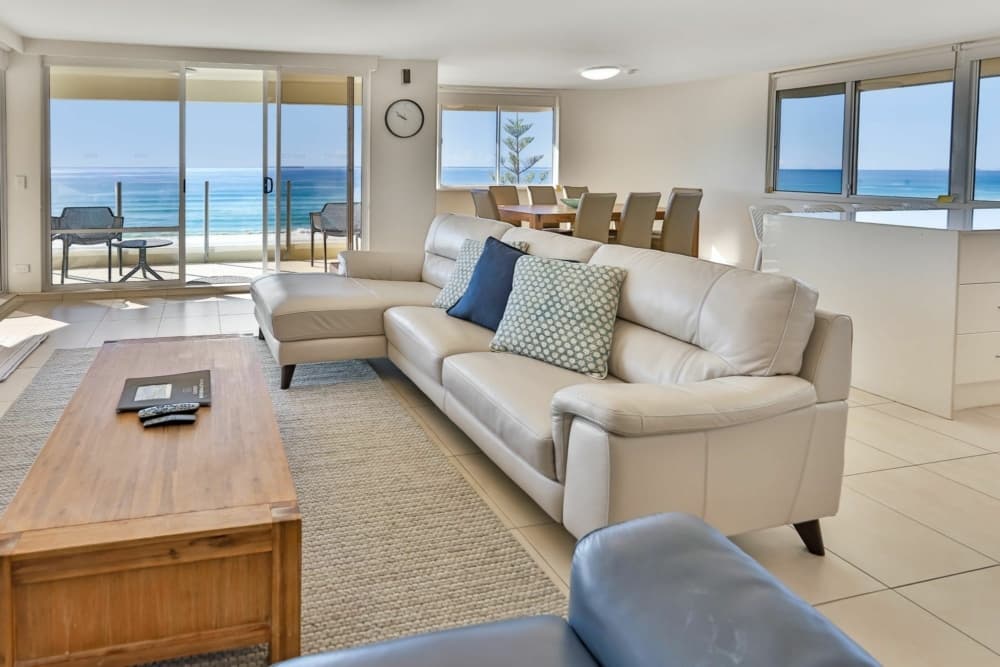 Open-plan-living-apartment-13-1