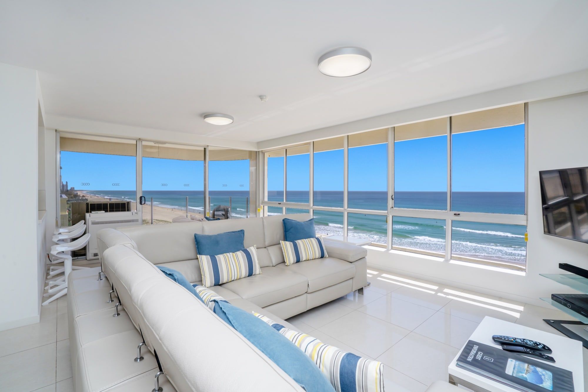 Gold Coast accommodation  Surfers Paradise Apartments - Surfers  International Resort Gold Coast