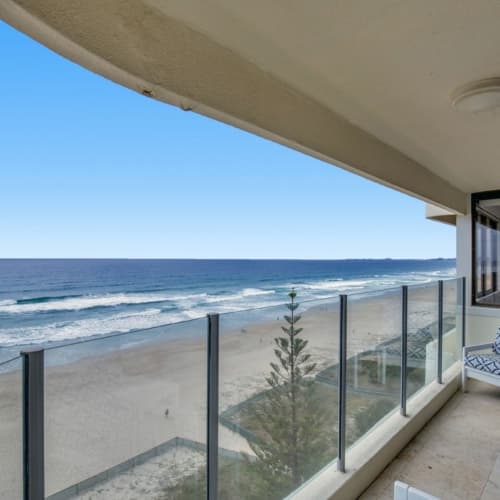 gold-coast-absolute-beachfront-family-accommodation(10)